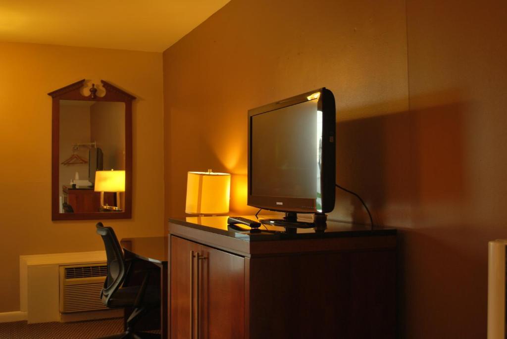 Relax Inn Watertown واتيرتاون المظهر الخارجي الصورة